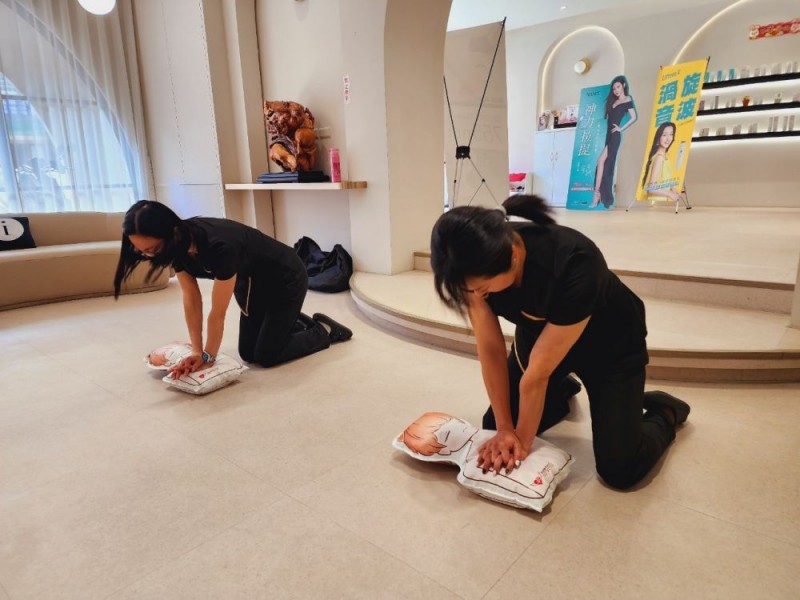 CPR+AED急救教育訓練 | 艾瑪蕾蒂診所