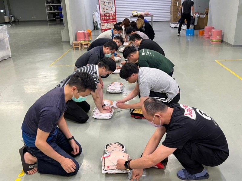 CPR+AED急救教育訓練 | 亞亞科技股份有限公司
